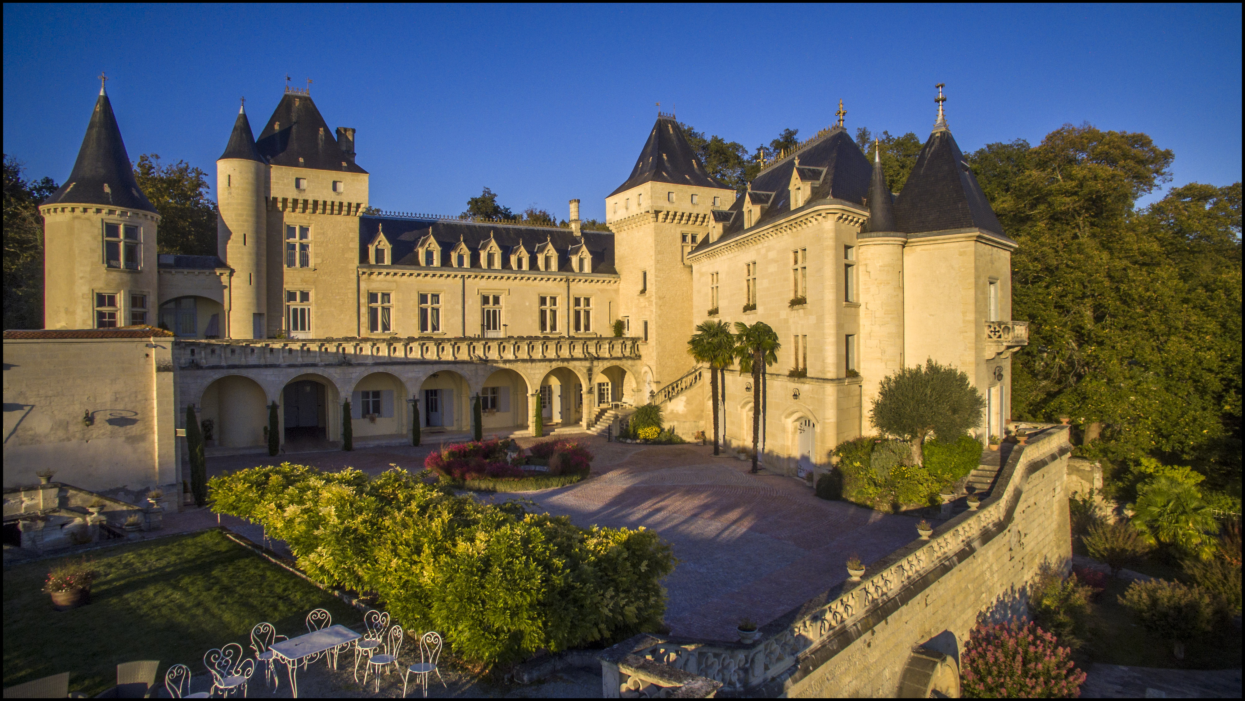 Tour and Tasting - Château de La Rivière | Visit Bordeaux Tour and Tasting - Château de La Rivière | Visit Bordeaux